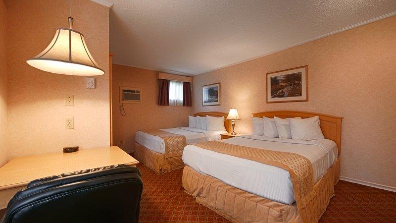 Sword Inn Банкрофт Номер фото